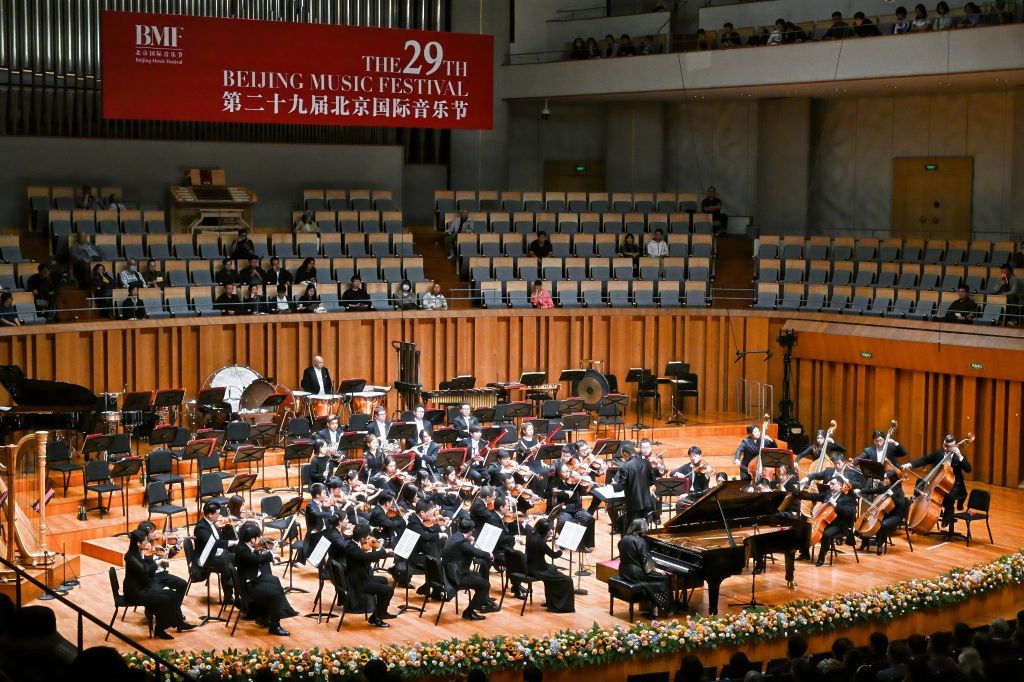 米兰体育：实时比分，尽在掌握 - 米兰体坛
